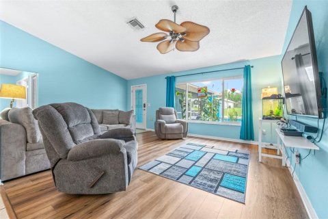 Casa en venta en Spring Hill, Florida, 3 dormitorios, 166.57 m2 № 1825293 - foto 7
