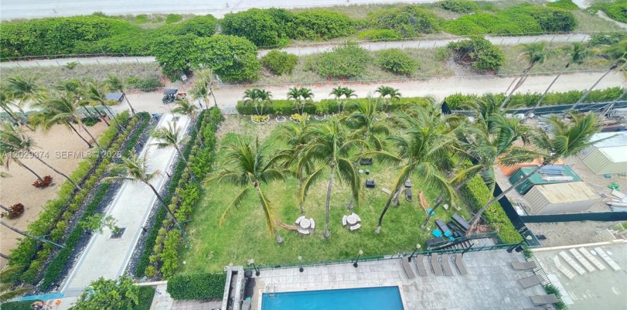 Condo in Surfside, Florida, 2 bedrooms  № 2087782