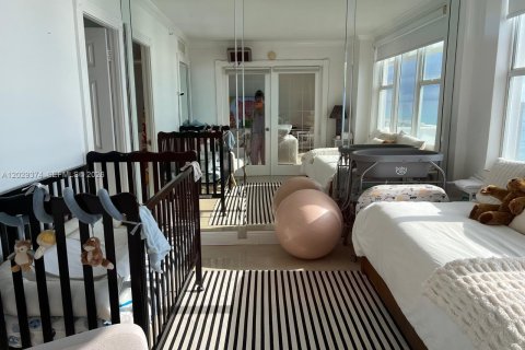 Condo in Surfside, Florida, 2 bedrooms  № 2087782 - photo 10