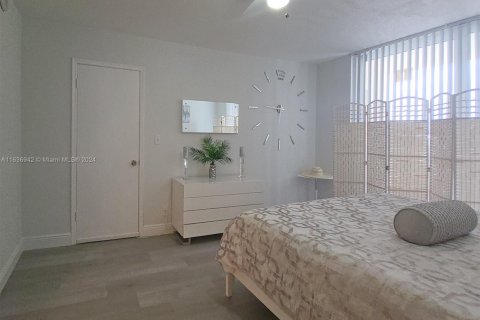 Купить кондоминиум в Халландейл-Бич, Флорида 1 спальня, 62.43м2, № 1937376 - фото 14