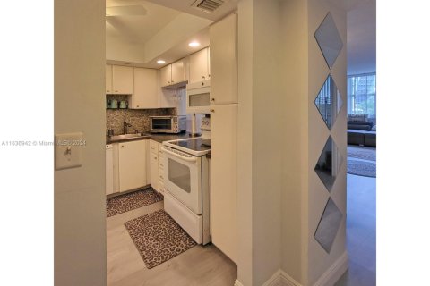 Copropriété à vendre à Hallandale Beach, Floride: 1 chambre, 62.43 m2 № 1937376 - photo 9