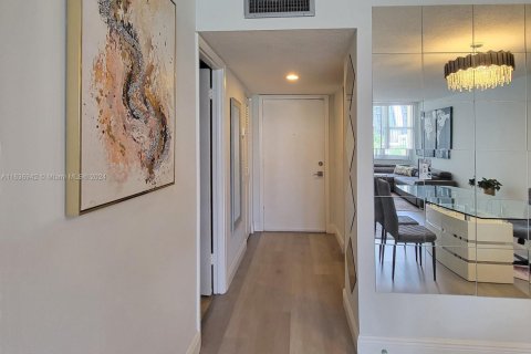 Copropriété à vendre à Hallandale Beach, Floride: 1 chambre, 62.43 m2 № 1937376 - photo 6