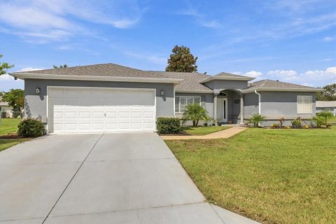 Casa en Dunnellon, Florida 3 dormitorios, 183.39 m2 № 2369433
