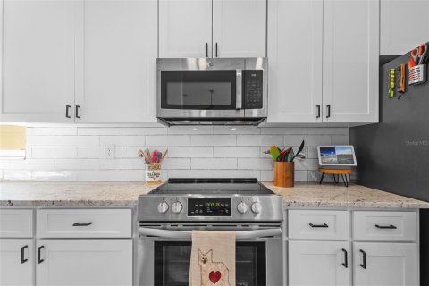 Casa en venta en Tampa, Florida, 4 dormitorios, 154.4 m2 № 1741209 - foto 11