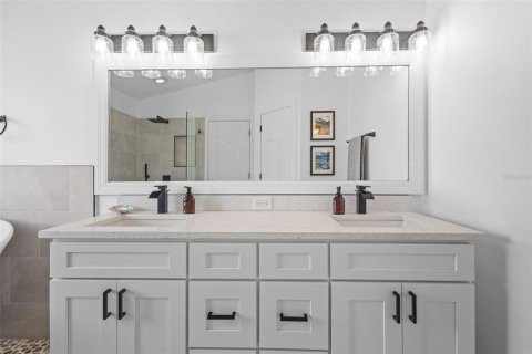 Casa en venta en Tampa, Florida, 4 dormitorios, 154.4 m2 № 1741209 - foto 17