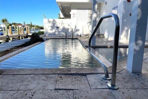 Copropriété à louer à Miami Beach, Floride: 2 chambres, 89.19 m2 № 1970382 - photo 18