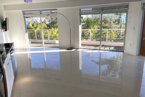 Copropriété à louer à Miami Beach, Floride: 2 chambres, 89.19 m2 № 1970382 - photo 2