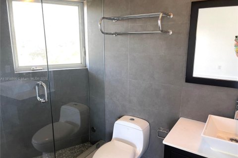 Copropriété à louer à Miami Beach, Floride: 2 chambres, 89.19 m2 № 1970382 - photo 12