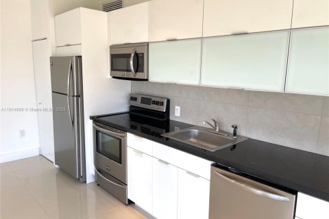 Copropriété à louer à Miami Beach, Floride: 2 chambres, 89.19 m2 № 1970382 - photo 4