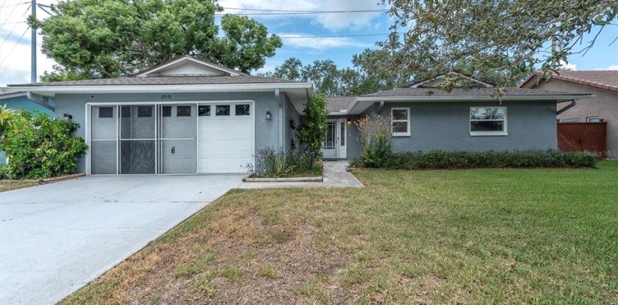 House in Largo, Florida 2 bedrooms, 149.94 sq.m. № 1869449
