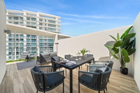 Condo in Miami Beach, Florida, 3 bedrooms  № 2082134 - photo 30