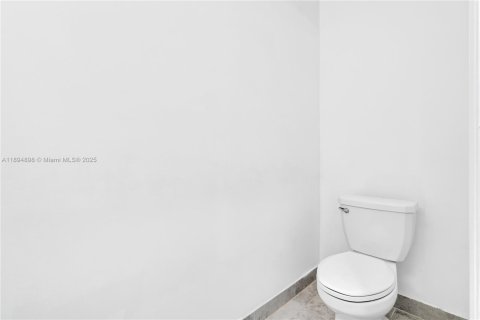 Купить таунхаус в Хомстед, Флорида 4 спальни, 175.31м2, № 1947446 - фото 17