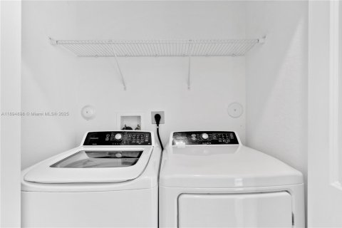 Купить таунхаус в Хомстед, Флорида 4 спальни, 175.31м2, № 1947446 - фото 16