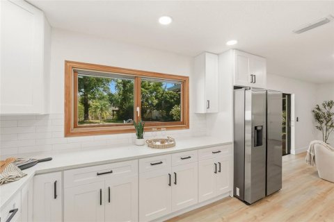 House in Lutz, Florida 3 bedrooms, 142.51 sq.m. № 2100971 - photo 13