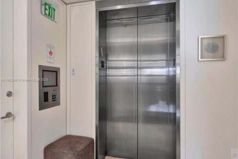 Condo in Bal Harbour, Florida, 2 bedrooms  № 2023164 - photo 5