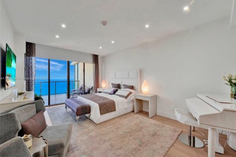 Condo in Bal Harbour, Florida, 2 bedrooms  № 2023164 - photo 18