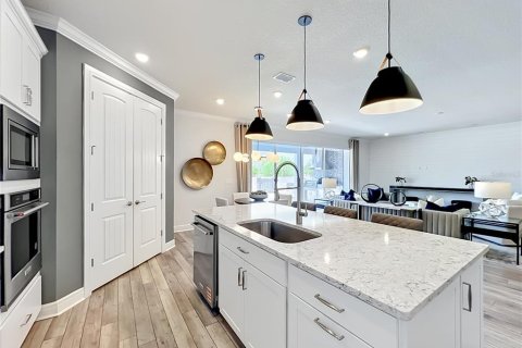 Casa en venta en Orlando, Florida, 6 dormitorios, 413.32 m2 № 2386131 - foto 14