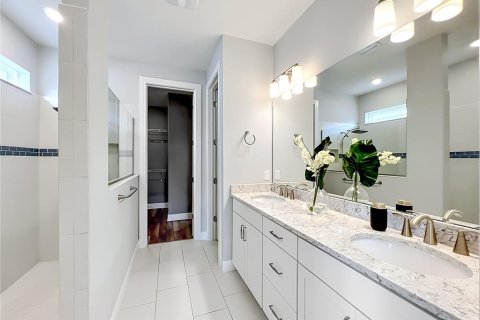 Casa en venta en Orlando, Florida, 6 dormitorios, 413.32 m2 № 2386131 - foto 27