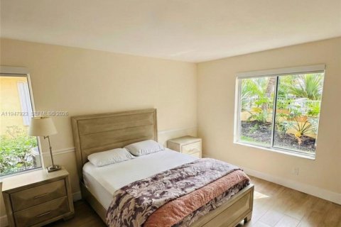 Снять в аренду кондоминиум в Корал-Спрингс, Флорида 2 спальни, 96.99м2, № 2005371 - фото 10