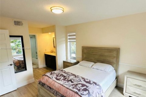 Снять в аренду кондоминиум в Корал-Спрингс, Флорида 2 спальни, 96.99м2, № 2005371 - фото 11