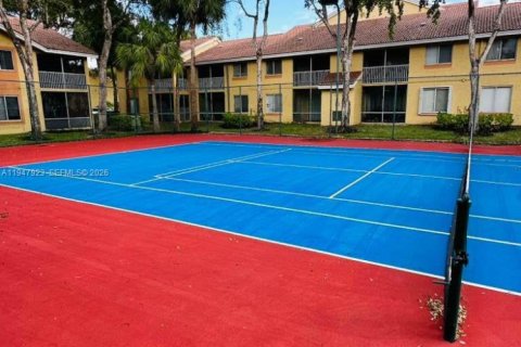 Снять в аренду кондоминиум в Корал-Спрингс, Флорида 2 спальни, 96.99м2, № 2005371 - фото 19