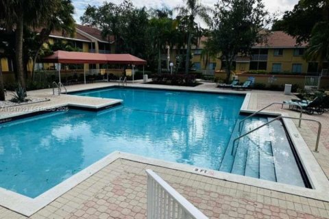Снять в аренду кондоминиум в Корал-Спрингс, Флорида 2 спальни, 96.99м2, № 2005371 - фото 18