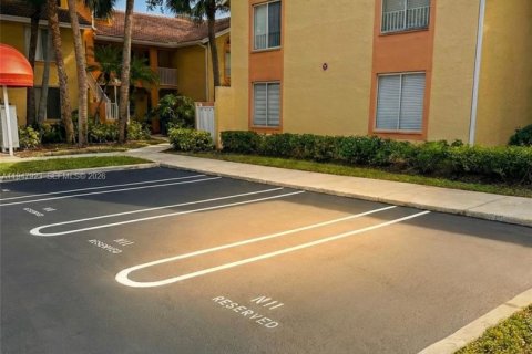 Снять в аренду кондоминиум в Корал-Спрингс, Флорида 2 спальни, 96.99м2, № 2005371 - фото 20