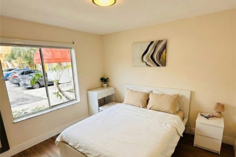 Снять в аренду кондоминиум в Корал-Спрингс, Флорида 2 спальни, 96.99м2, № 2005371 - фото 8