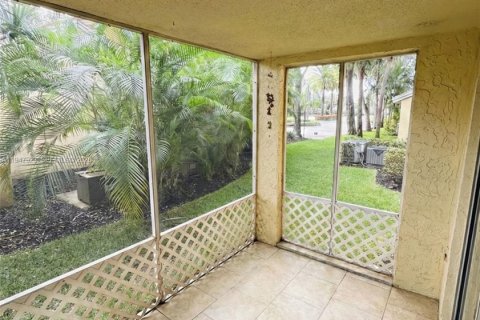 Снять в аренду кондоминиум в Корал-Спрингс, Флорида 2 спальни, 96.99м2, № 2005371 - фото 14