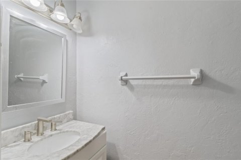 Townhouse in Lakeland, Florida 2 bedrooms, 107.58 sq.m. № 2095422 - photo 10