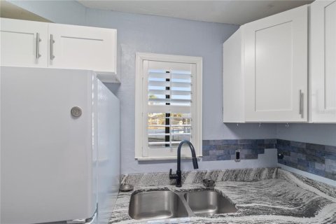 Townhouse in Lakeland, Florida 2 bedrooms, 107.58 sq.m. № 2095422 - photo 5