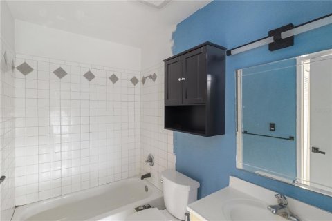 Townhouse in Lakeland, Florida 2 bedrooms, 107.58 sq.m. № 2095422 - photo 13