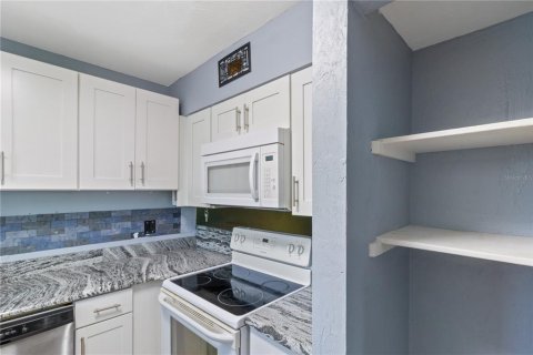 Townhouse in Lakeland, Florida 2 bedrooms, 107.58 sq.m. № 2095422 - photo 4