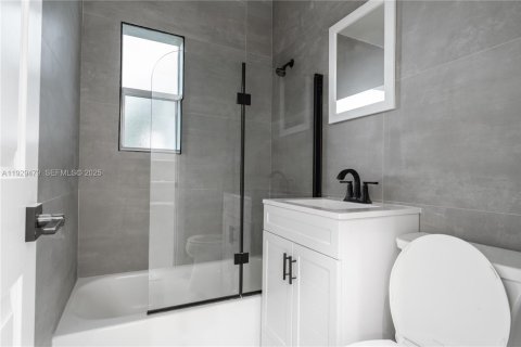 Купить виллу или дом в Помпано-Бич, Флорида 3 спальни, 113.9м2, № 1988502 - фото 23