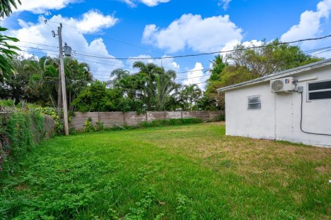 Купить виллу или дом в Помпано-Бич, Флорида 3 спальни, 113.9м2, № 1988502 - фото 25