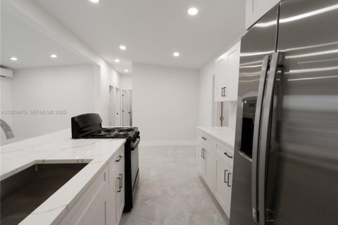 Купить виллу или дом в Помпано-Бич, Флорида 3 спальни, 113.9м2, № 1988502 - фото 6