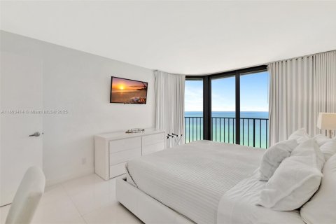 Condo in Jensen Beach, Florida, 2 bedrooms № 2018591 - photo 21