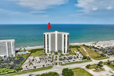 Condo in Jensen Beach, Florida, 2 bedrooms  № 2018591