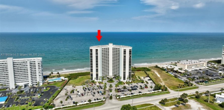 Condo in Jensen Beach, Florida, 2 bedrooms № 2018591