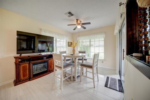 House in Port Richey, Florida 2 bedrooms, 135.08 sq.m. № 1906287 - photo 18