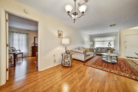 House in Port Richey, Florida 2 bedrooms, 135.08 sq.m. № 1906287 - photo 11
