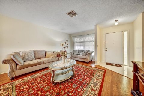 House in Port Richey, Florida 2 bedrooms, 135.08 sq.m. № 1906287 - photo 8