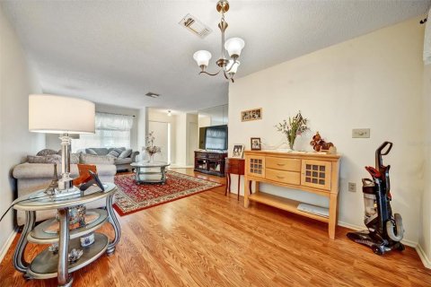 House in Port Richey, Florida 2 bedrooms, 135.08 sq.m. № 1906287 - photo 10
