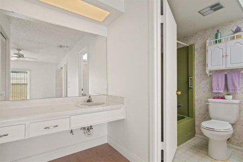 Condominio en venta en Palm Harbor, Florida, 1 dormitorio, 75.62 m2 № 1881444 - foto 21