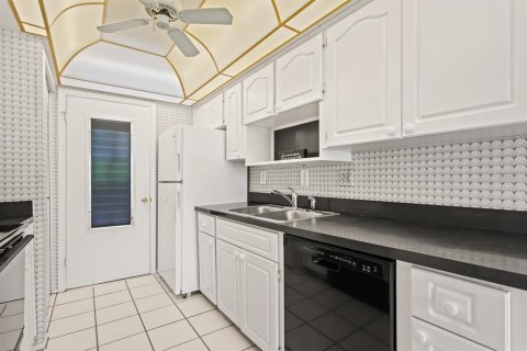Condominio en venta en Palm Harbor, Florida, 1 dormitorio, 75.62 m2 № 1881444 - foto 13