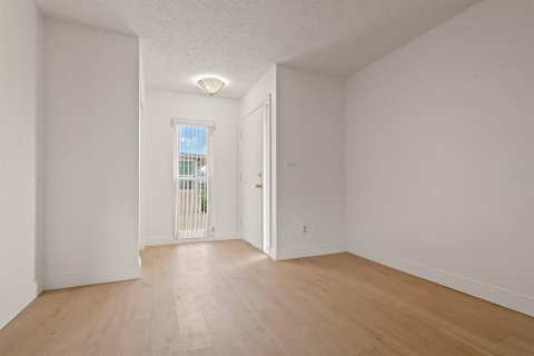 Condominio en venta en Palm Harbor, Florida, 1 dormitorio, 75.62 m2 № 1881444 - foto 4