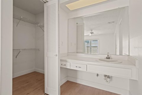 Condominio en venta en Palm Harbor, Florida, 1 dormitorio, 75.62 m2 № 1881444 - foto 19