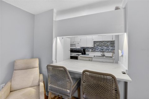 Condo in Tampa, Florida, 2 bedrooms  № 2104763 - photo 7