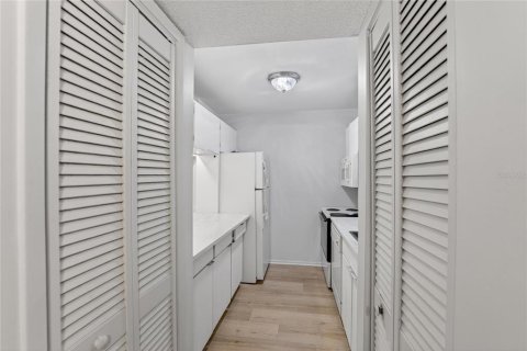 Condo in Tampa, Florida, 2 bedrooms  № 2104763 - photo 13