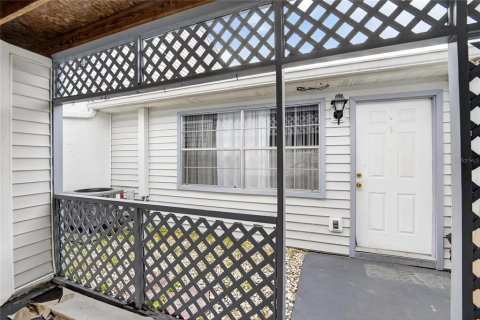 Condo in Tampa, Florida, 2 bedrooms  № 2104763 - photo 2